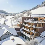 Goldhirsch Apartahotel 4*