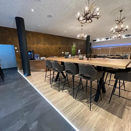 Goldhirsch Hotel apartamentowy Wagrain