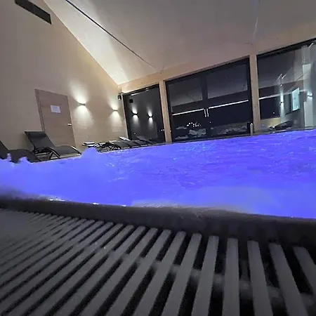 Goldhirsch Apart Otel 4*